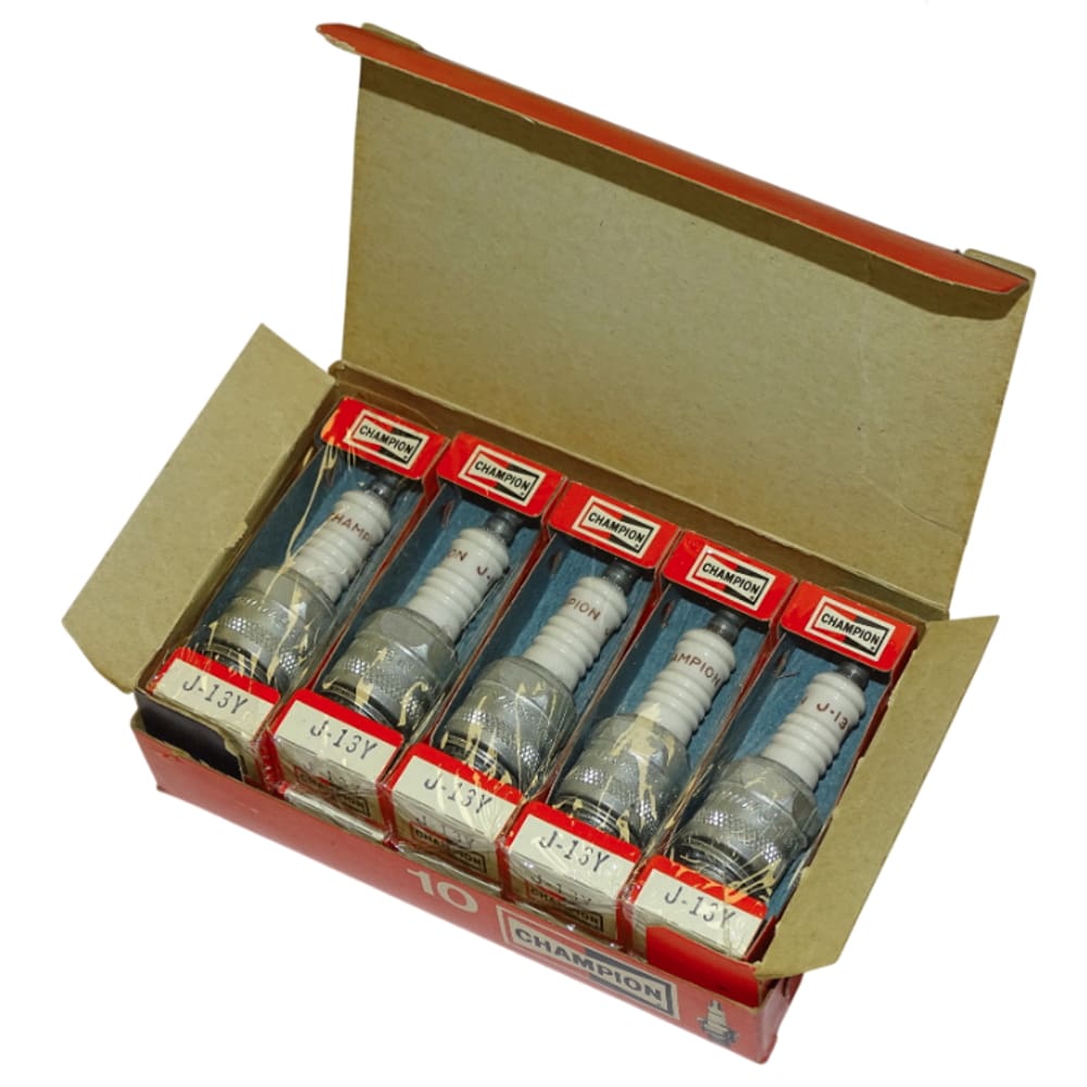 Box Of 10 Champion Vintage Classic Spark Plugs J13Y - In Original Packaging - Image 3